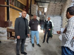 وكيل وزارة التموين بكفر الشيخ .. يتفقد مخازن الشركة العامة لتجارة الجملة ومنافذ تعبئة السكر التمويني 18 IMG 20251214 WA0057