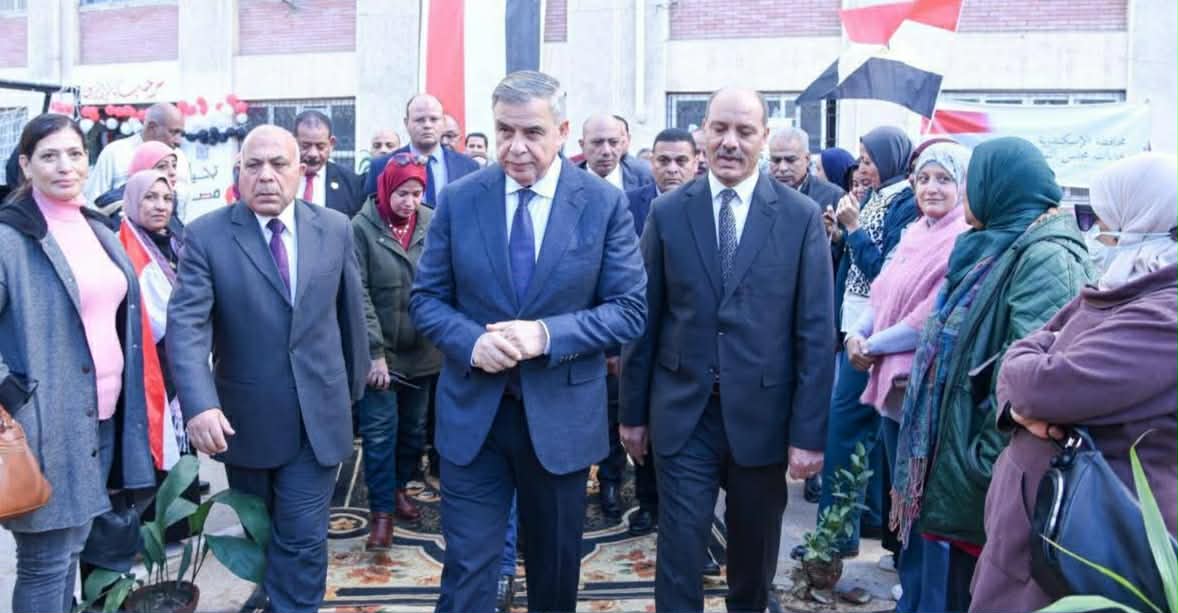 محافظ الإسكندرية .. يتفقد سير العملية الانتخابية في يومها الأول لإعادة انتخابات مجلس النواب عن دائرة المنتزة