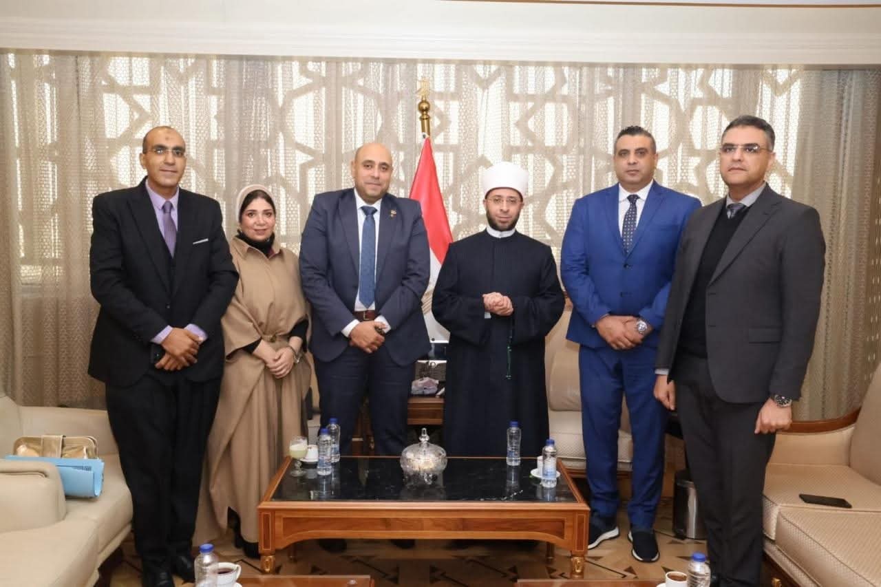 نصر الله .. سعيد بلقاء وزير الأوقاف وأوجه الدعوة لرجال الأعمال لدعم الأعمال القيّمة