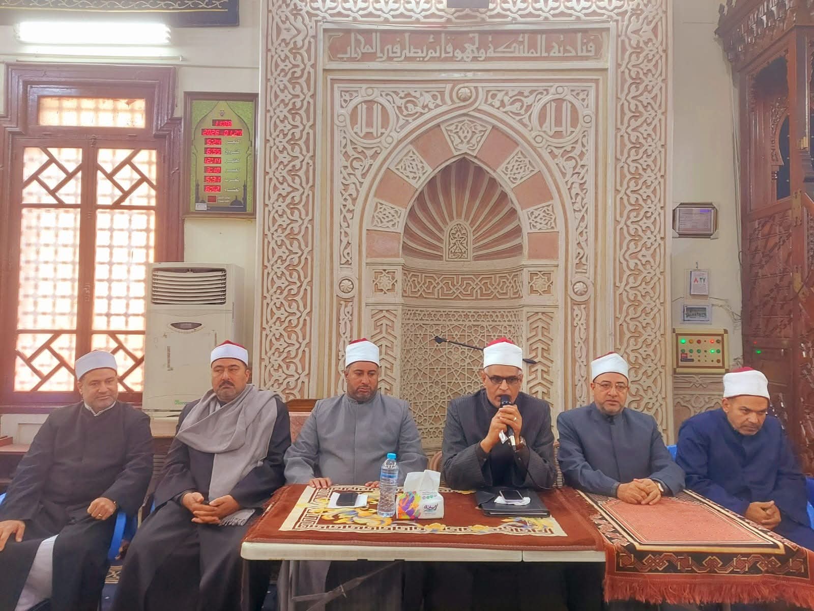 مدير أوقاف الإسكندرية  .. يلتقي بأئمة إدارات وسط وشرق ومحرم بك