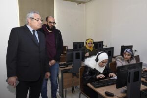 نائب رئيس جامعة عين شمس للتعليم والطلاب يتابع امتحانات الفصل الدراسي الأول بكليتي التجارة والألسن