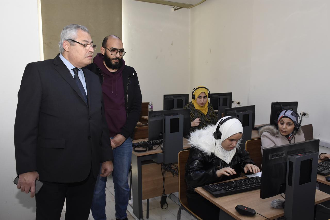 نائب رئيس جامعة عين شمس للتعليم والطلاب يتابع امتحانات الفصل الدراسي الأول بكليتي التجارة والألسن