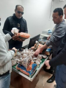 حملات تموينية بكفر الشيخ تسفر عن ضبط 406 عبوة مواد غذائية منتهية الصلاحية وتحرير عدد كبير من المحاضر 19 IMG 20260122 WA0092