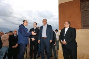 محافظ كفر الشيخ .. يتفقد المدرسة البحرية للاستزراع السمكي وبناء السفن بمطوبس