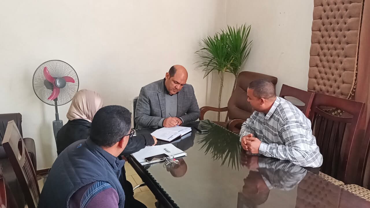 رئيس مركز ومدينة دسوق يلتقي المواطنين في اللقاء الجماهيري الأسبوعي