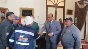 رئيس مدينة دسوق .. يكرم العاملين المتميزين بمنظومة النظافة والتجميل والمشتل 3 رئيس مدينة دسوق .. يكرم العاملين المتميزين بمنظومة النظافة والتجميل والمشتل