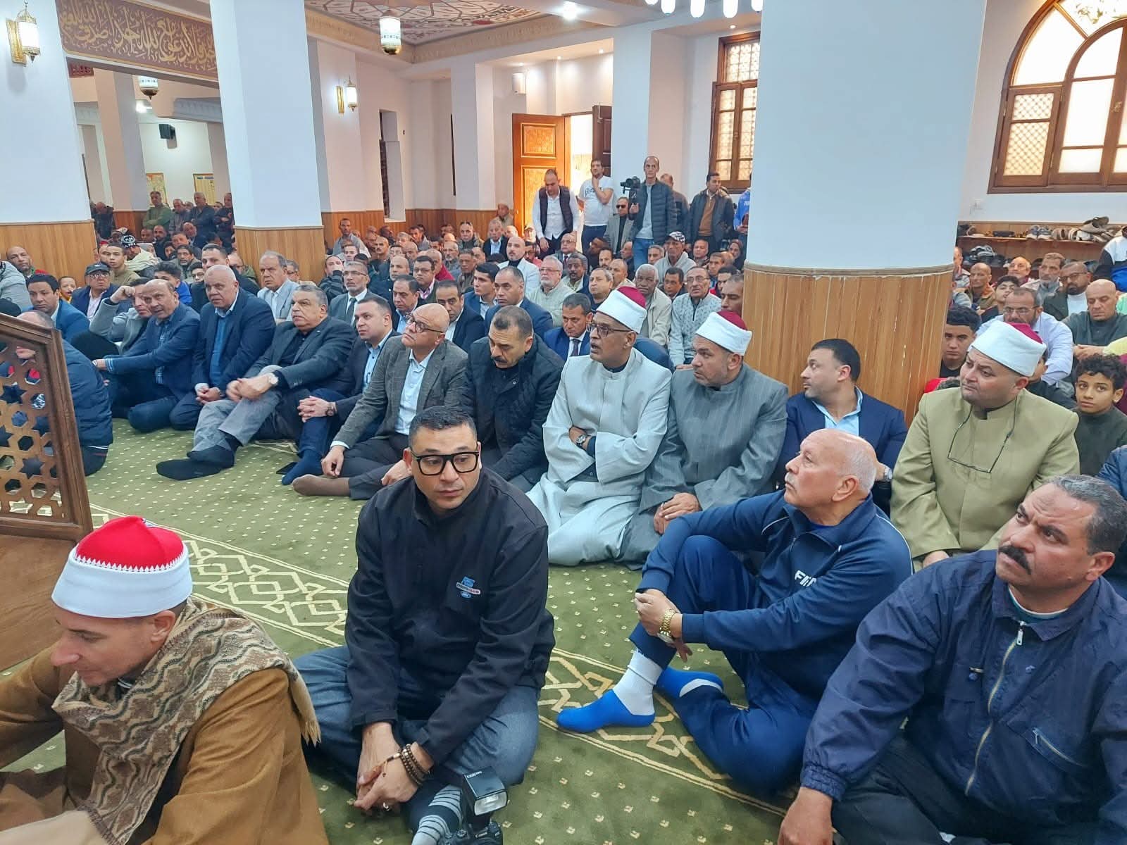 محافظ الإسكندرية ومدير مديرية الأوقاف يشهدان خطبة الجمعة بعنوان «أيام الله في رمضان» بمسجد زينب نوار بالظاهرية