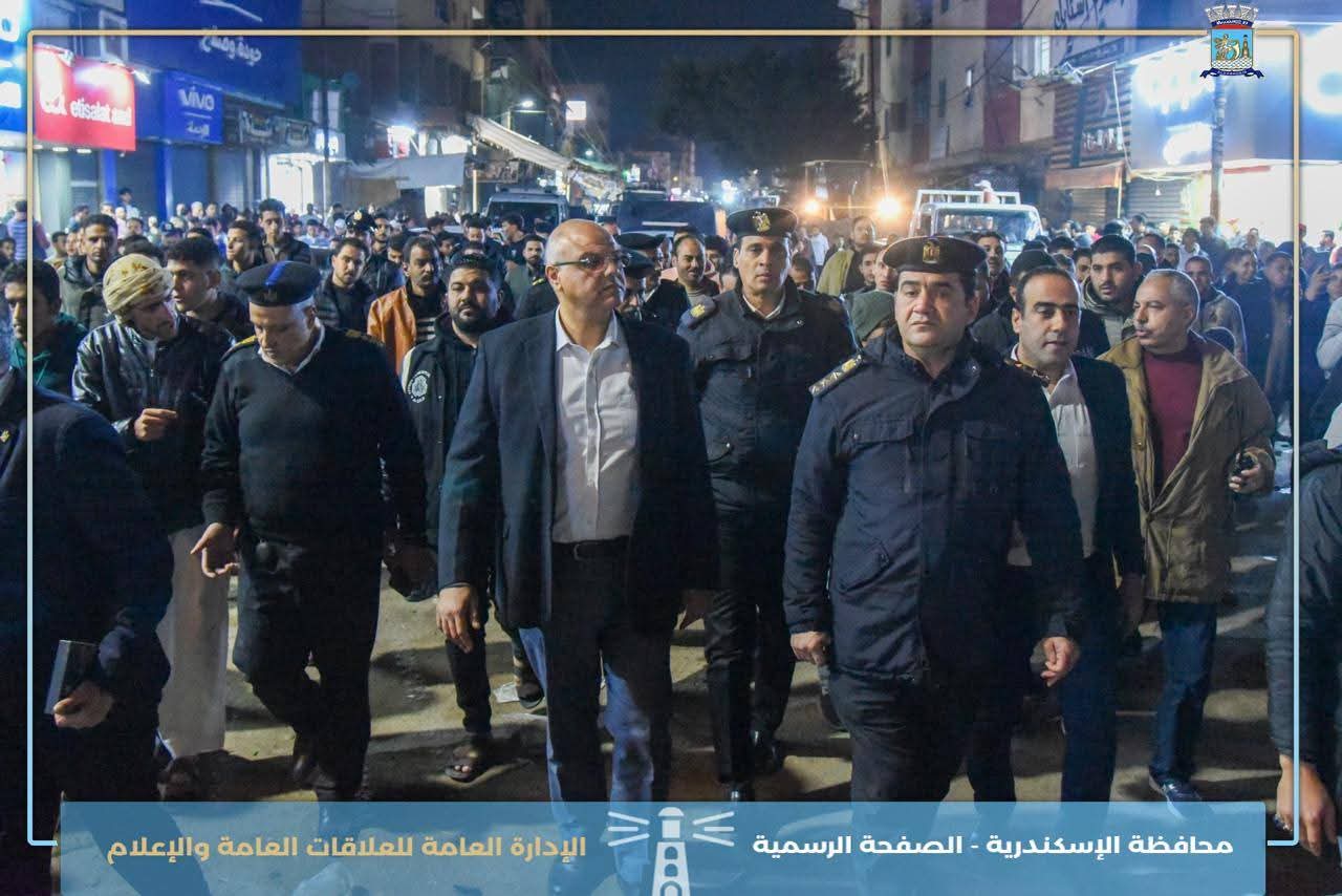 جولة مفاجئة لمحافظ الإسكندرية بشارع الجمهورية بحي العامرية تسفر عن إقالة رئيس الحي
