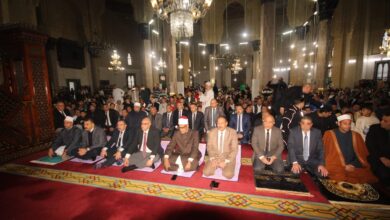 محافظ الإسكندرية ومدير الأوقاف .. يؤديان صلاة عيد الفطر المبارك بمسجد ابي العباس المرسي