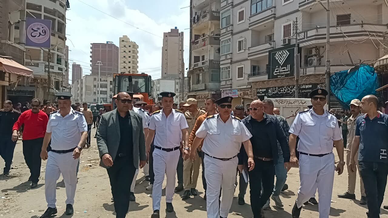 رئيس مدينة دسوق .. يقود حملة مكبرة لإزالة الإشغالات