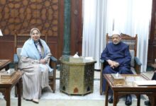 شيخ الأزهر .. إعادة الاعتبار للمعلم وتقديمه قدوة للنشء ضرورة ملحّة