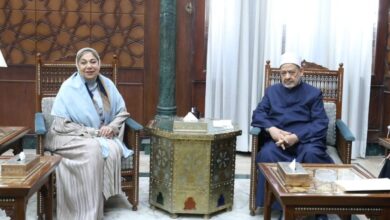 شيخ الأزهر .. إعادة الاعتبار للمعلم وتقديمه قدوة للنشء ضرورة ملحّة